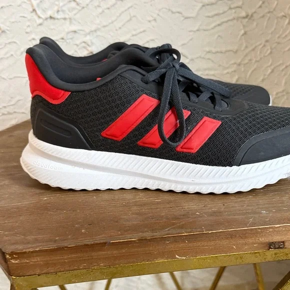 Adidas Black and Red Sneakers - Picture 8 of 10